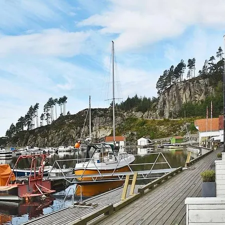 Feriehus Sleeps 5 Wifi