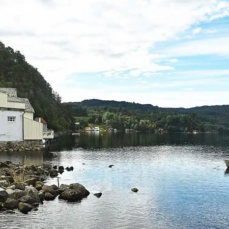 Feriehus Sleeps 5 Wifi